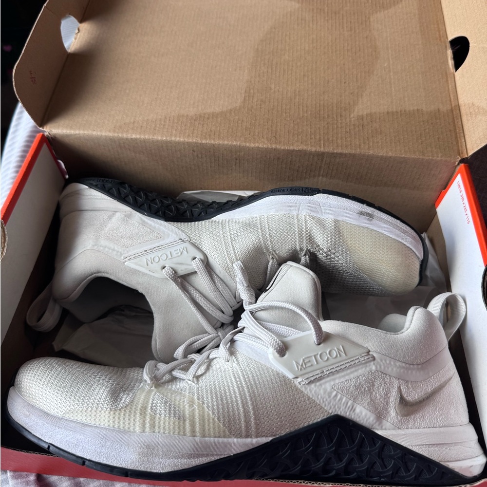 Nike Metcon Men's Cream and Black Athletic Shoes size 11.5